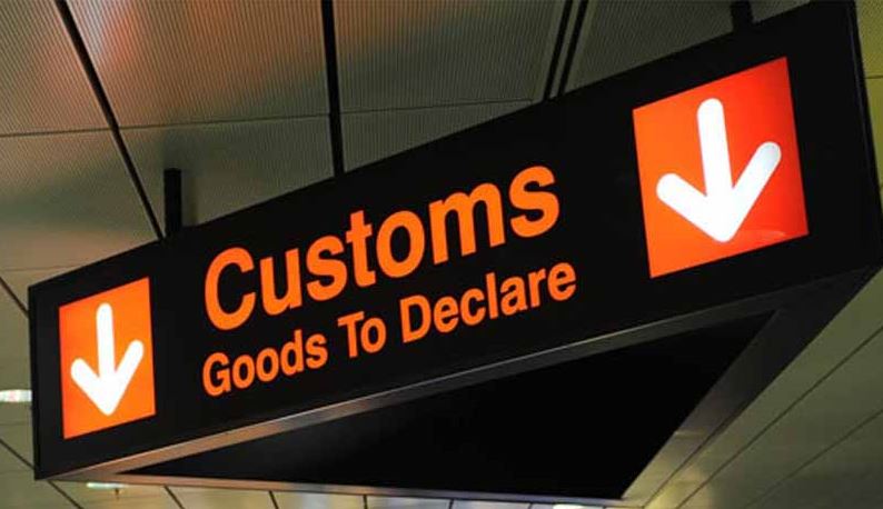 Conditional release of goods at the customs
