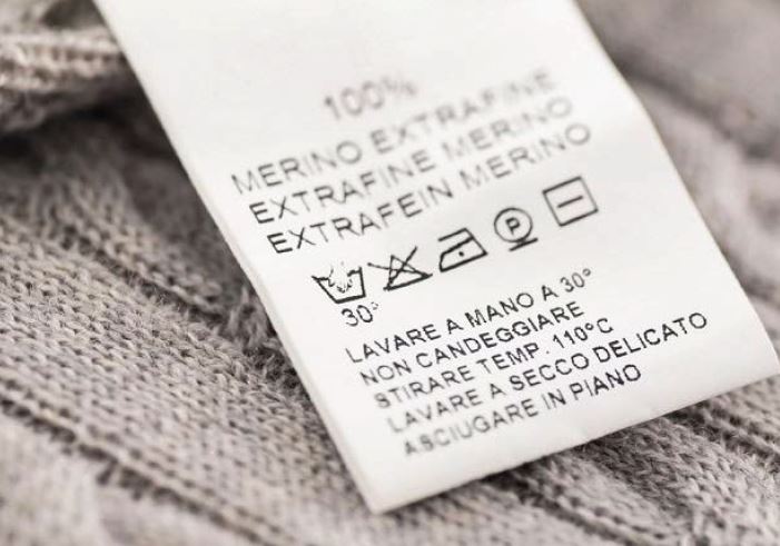 What should be indicated in the label of apparel, bags, shoes